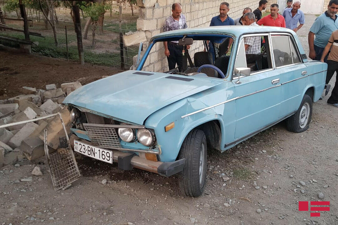 Тяжелое ДТП в Гёйчае, погибли 13-летний школьник и водитель
