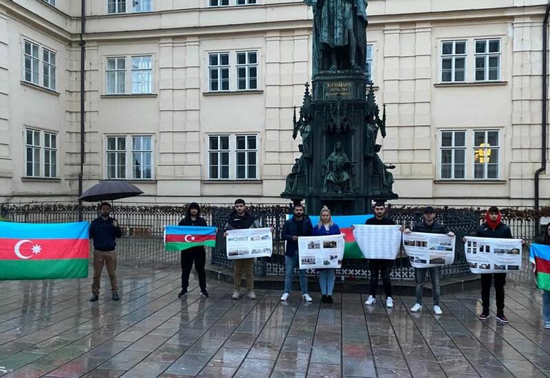 Азербайджанская община в Праге провела пикет