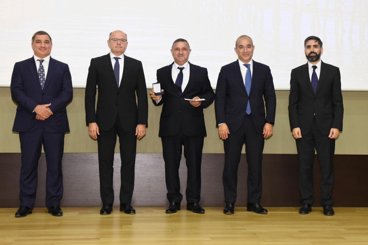SOCAR-da “Neftçilər Günü” münasibətilə tədbir keçirilib