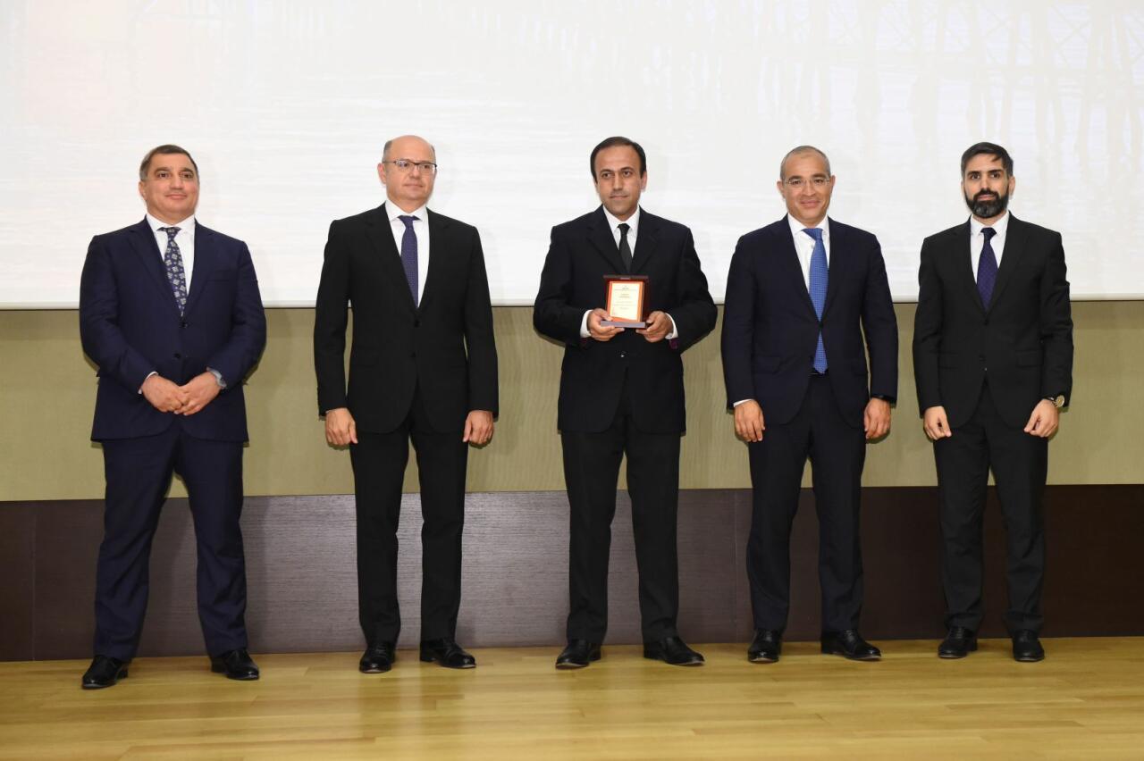 SOCAR-da “Neftçilər Günü” münasibətilə tədbir keçirilib