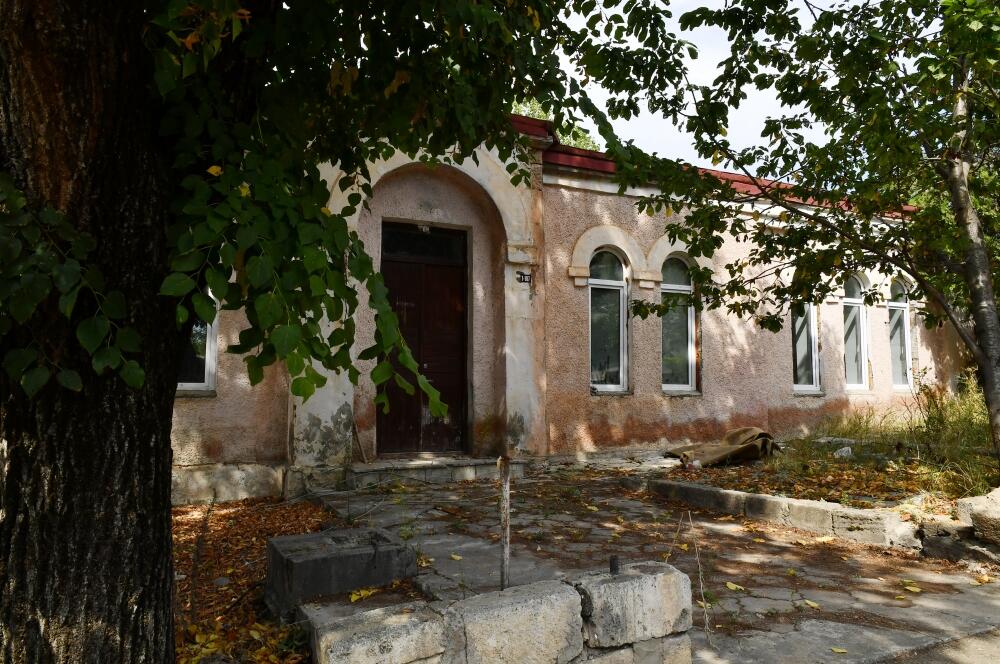 Президент Ильхам Алиев поднял флаг Азербайджана в городе Лачин
