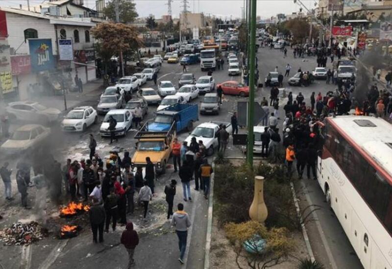 В Иране полиция стреляет по протестующим
