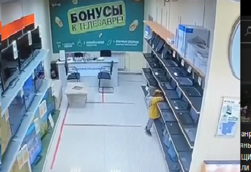 В Якутске ребенок устроил погром в магазине техники