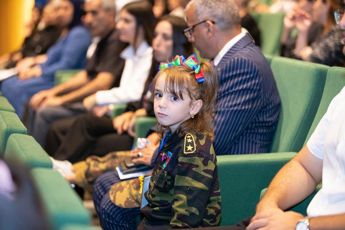 Fulya Öztürkdən şəhid ailələri ilə bağlı nümunəvi ADDIM