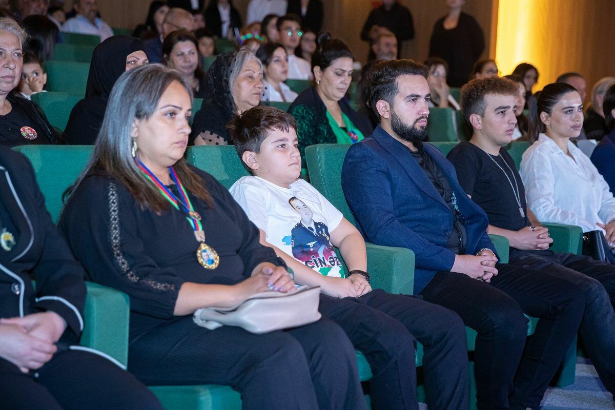 Fulya Öztürkdən şəhid ailələri ilə bağlı nümunəvi ADDIM