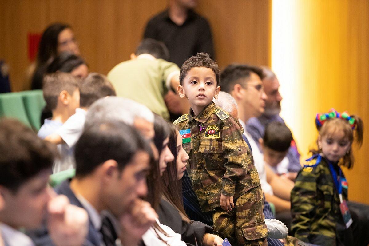 Fulya Öztürkdən şəhid ailələri ilə bağlı nümunəvi ADDIM