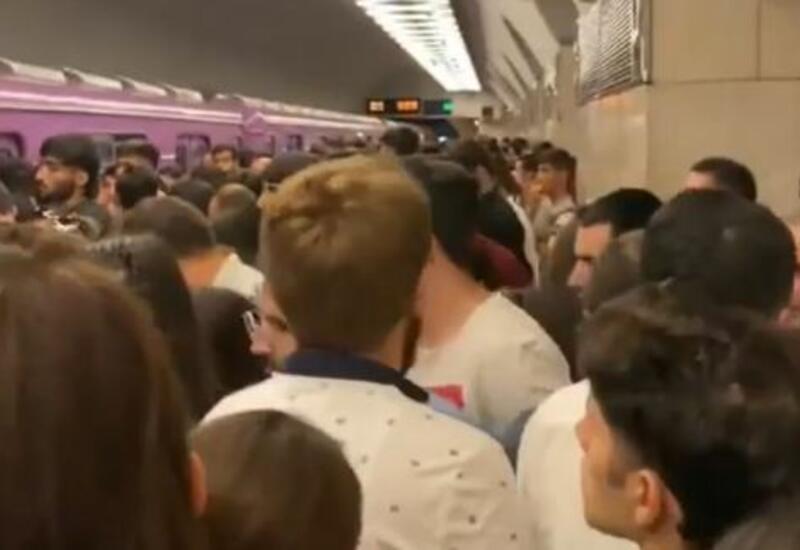 Metrodakı sıxlıqla bağlı AÇIQLAMA - Nə vaxt bitəcək?