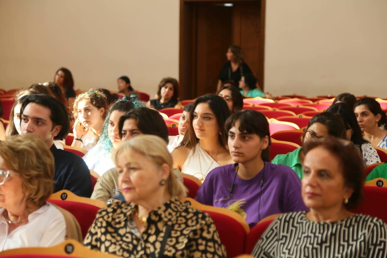 В Баку выступили победители международных фестивалей Европы