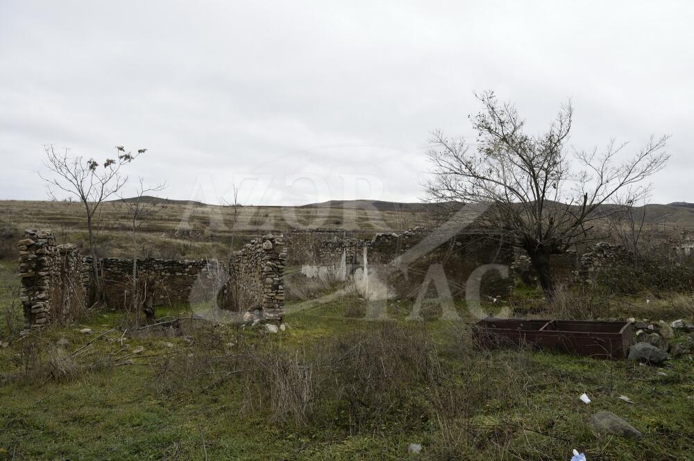 Армянские вандалы разрушили и превратили в руины село Сулейманлы Джебраильского района