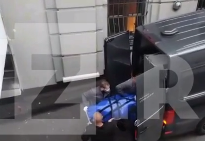 Тело Бориса Моисеева вынесли из подъезда