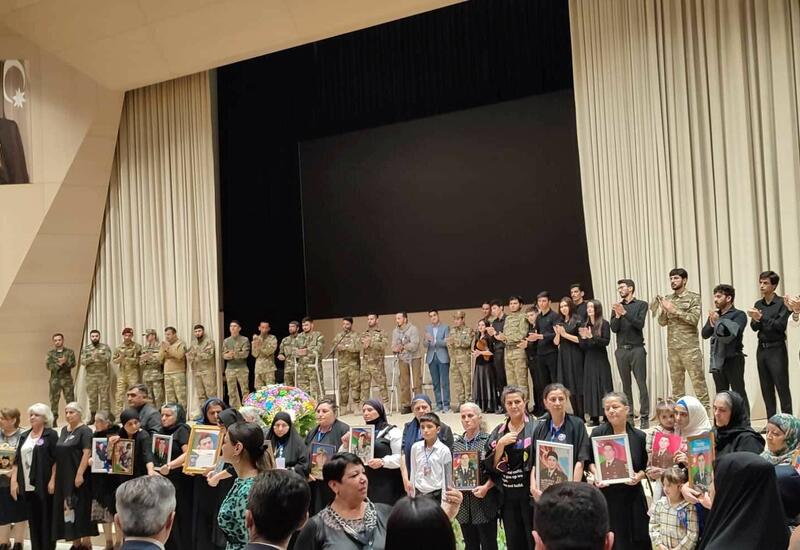 В Баку представлен спектакль "Добрая весть" о героях Карабахской войны