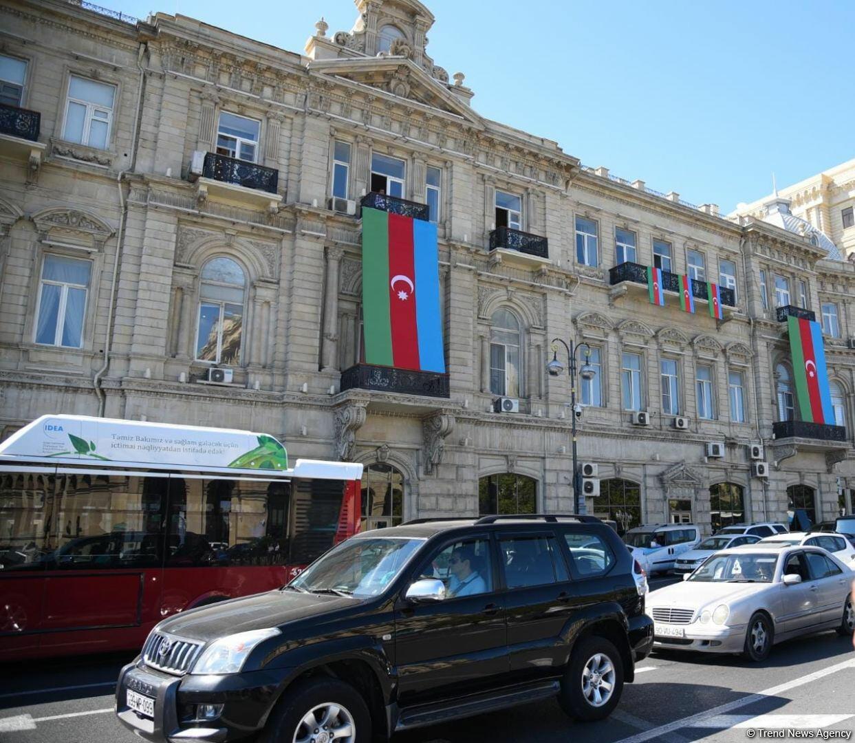 В Азербайджане минутой молчания почтили память шехидов Отечественной войны