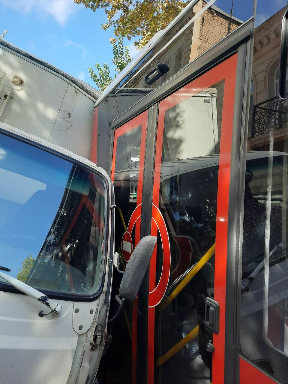 Авария в центре Баку