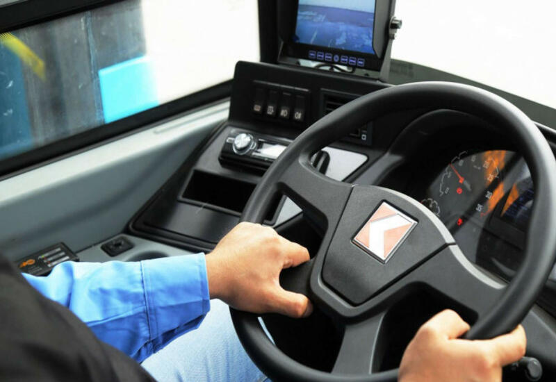 Водитель автобуса в Баку подверг опасности жизни пассажиров