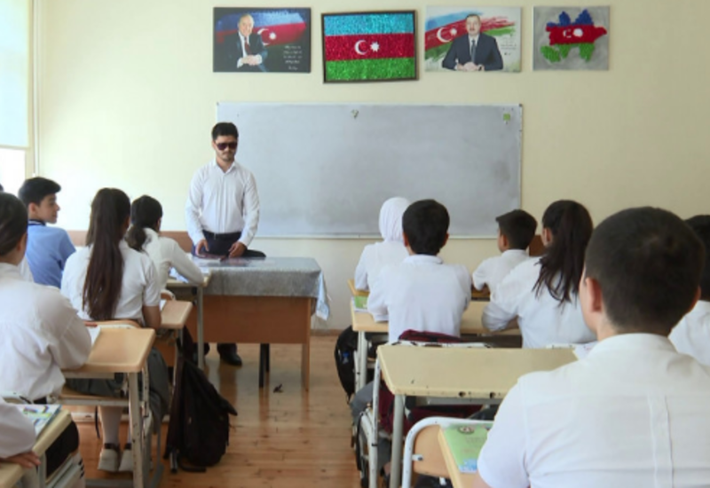 Əngəlləri aşan tarix müəlliminin hekayəsi - Azərbaycanda hər kəs Ozal Muradovdan danışır