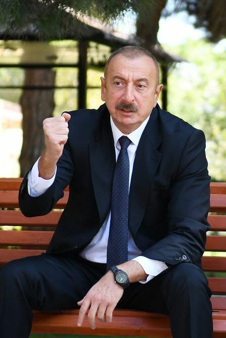 Хроника Победы (30.09.2020): Президент Ильхам Алиев и Первая леди Мехрибан Алиева встретились с ранеными военнослужащими, лечащимися в Центральном военном клиническом госпитале минобороны