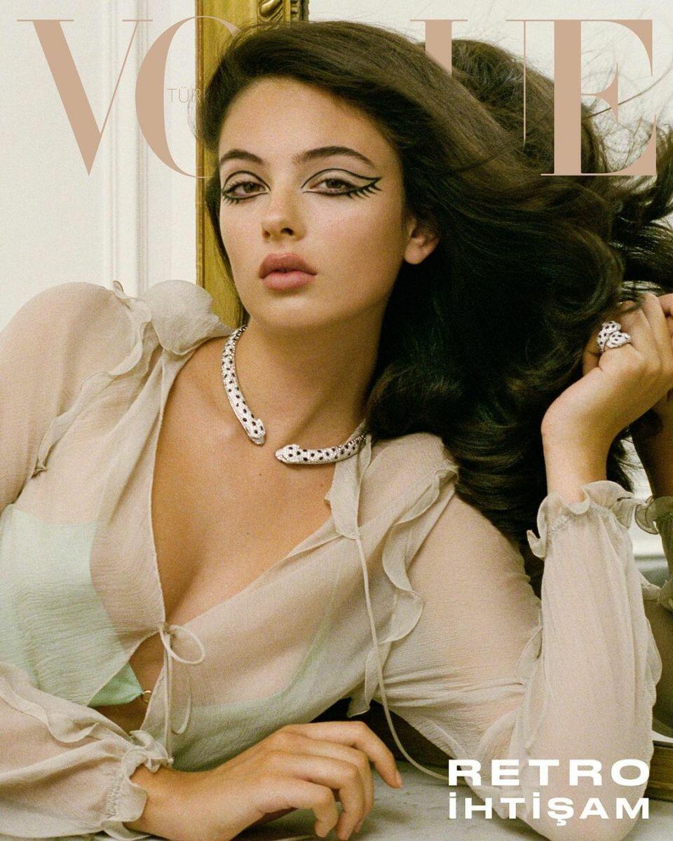 Дочь Моники Беллуччи и Венсана Касселя на обложке турецкого Vogue