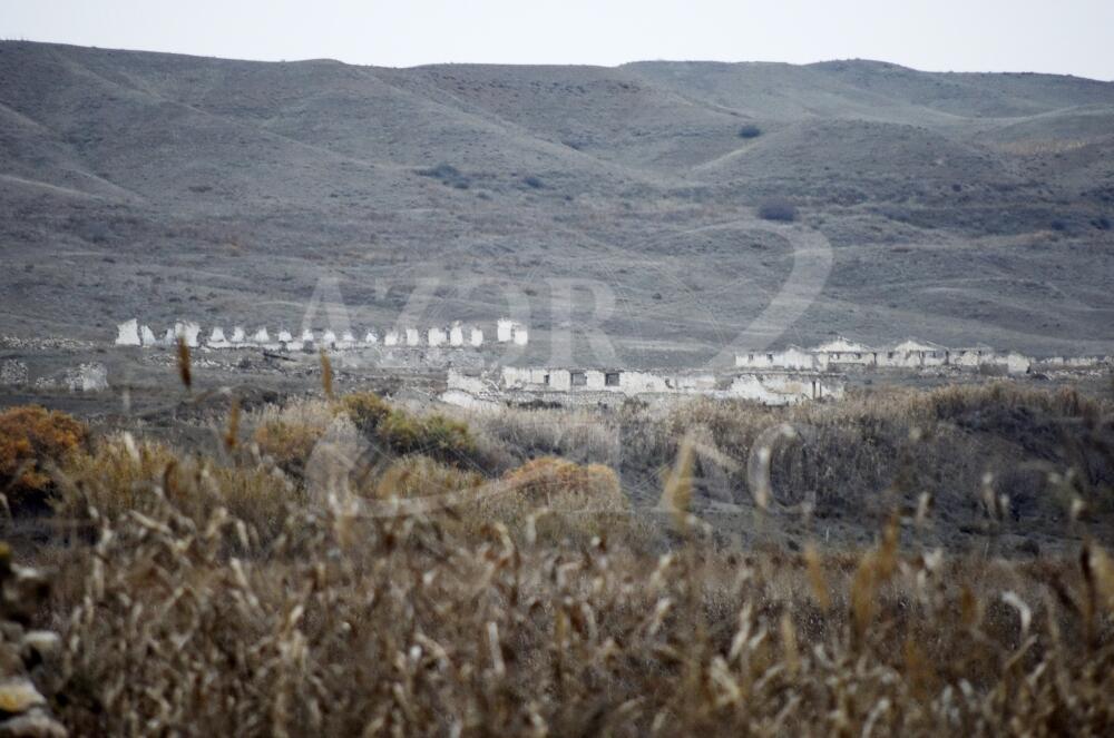 Руины в селе Шихалыагалы в Джебраиле - результат армянской оккупации