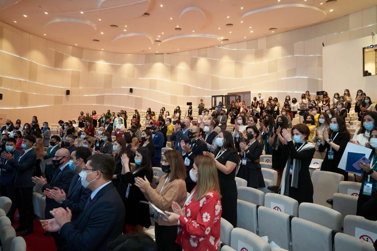 Итальянец с азербайджанской душой, директор European Azerbaijan School Франческо Банкини: удивительная история - от скромного района в Неаполе до Баку