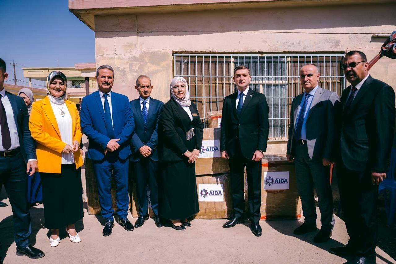 Azərbaycan kərküklü şagirdlərə yardım göndərib