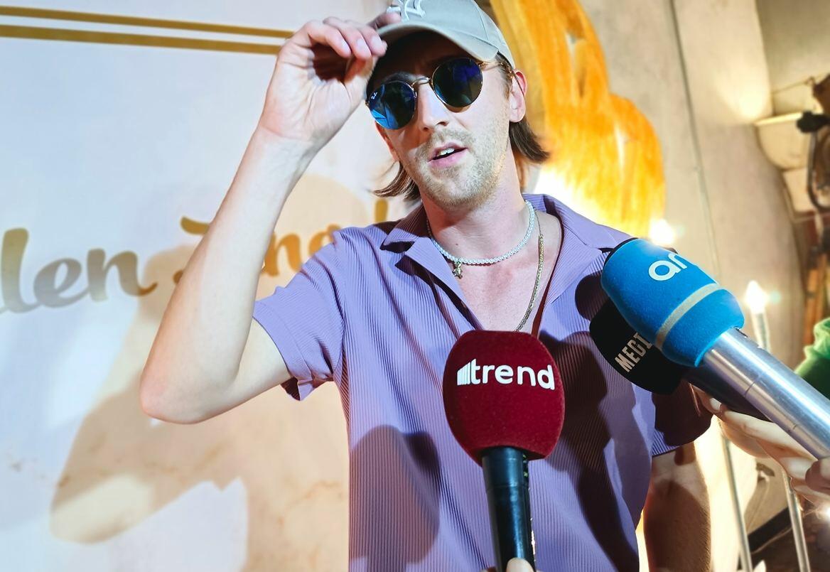 Норвежский певец TIX приехал в Баку просить руки и сердца Самиры Эфенди?