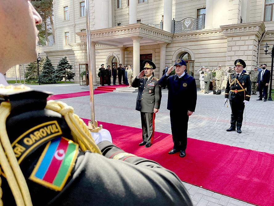 Закир Гасанов встретился с Хулуси Акаром