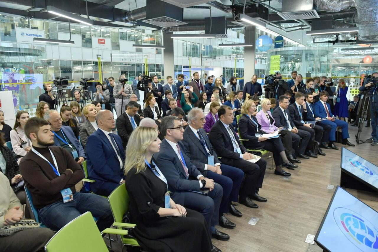 Микаил Джаббаров принял участие во II Каспийском экономическом форуме