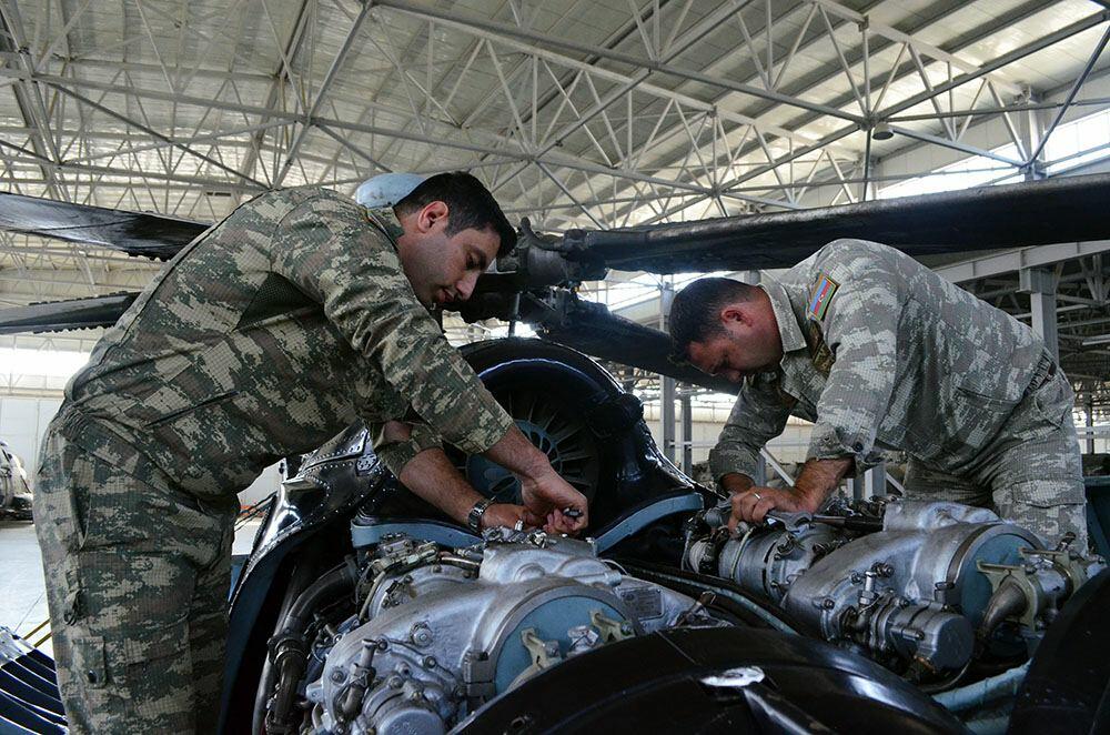 Вооружение и военная техника азербайджанской армии переводятся на осенне-зимний режим эксплуатации