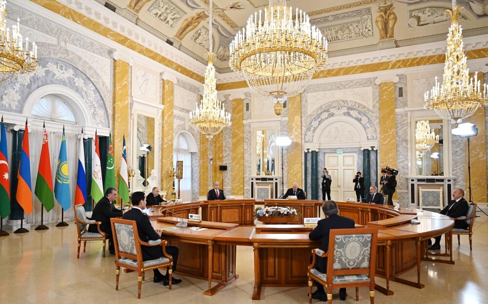 Prezident İlham Əliyev Sankt-Peterburqda MDB Dövlət Başçılarının qeyri-rəsmi görüşündə iştirak edib