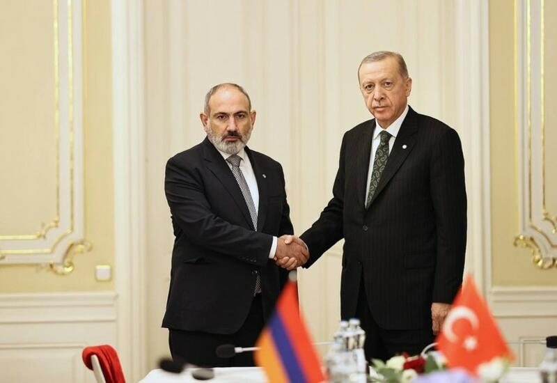 Ərdoğan Paşinyanla görüşdə Ermənistana qapıları açmağın şərtini açıqladı