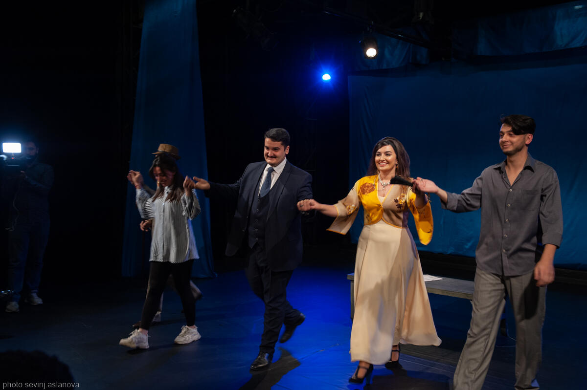 Akademik Milli Dram Teatrında “Yay günü” tamaşasının premyerası keçirilib