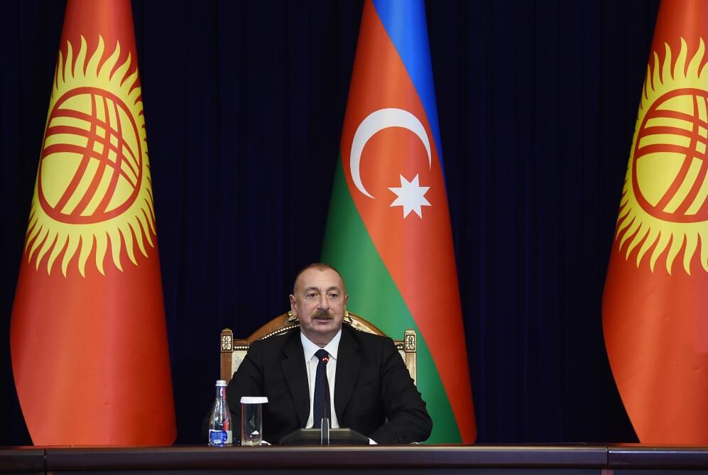 Президенты Азербайджана и Кыргызстана выступили с заявлениями для печати