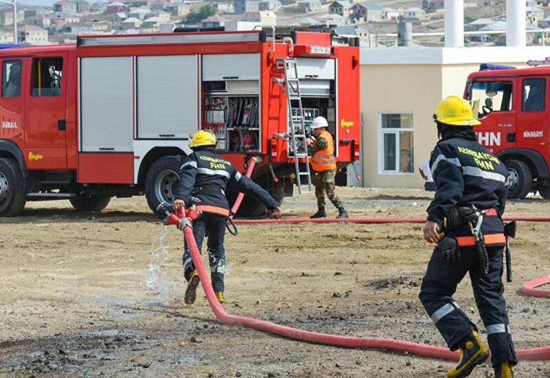 Пожар в многоэтажке в Баку