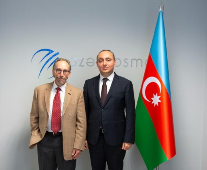 Məşhur kosmoloq, astrofizik Lorens Kraus Bakıda səfərdədir