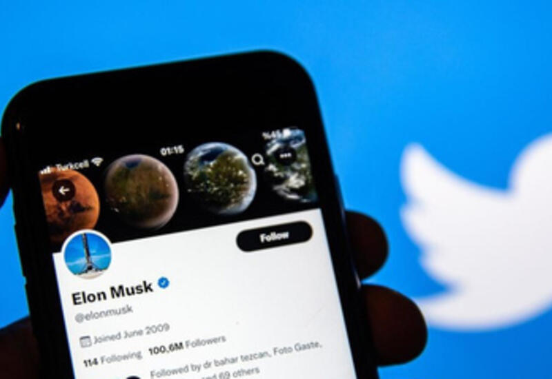 Twitter приостановил подписку с синей галочкой