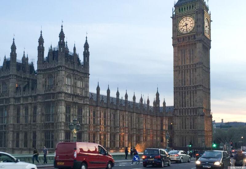 Албанцы устроили акцию возле Вестминстерского дворца в Лондоне