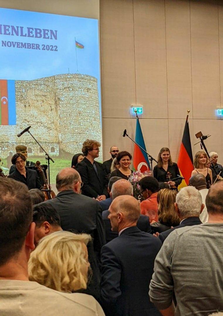 В Берлине прошел торжественный вечер мировой премьеры симфонии Хадиджи Зейналовой "Шуша"