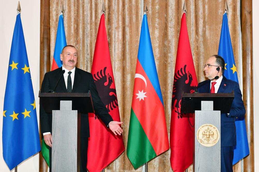 Президенты Азербайджана и Албании выступили с заявлениями для печати