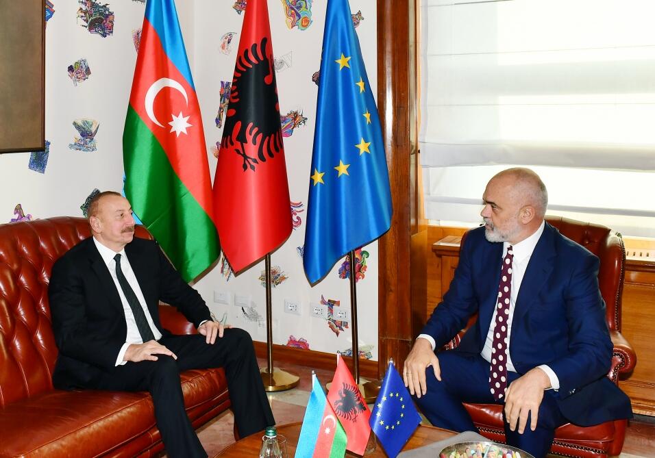 Prezident İlham Əliyevin Albaniyanın Baş naziri Edi Rama ilə təkbətək görüşü olub