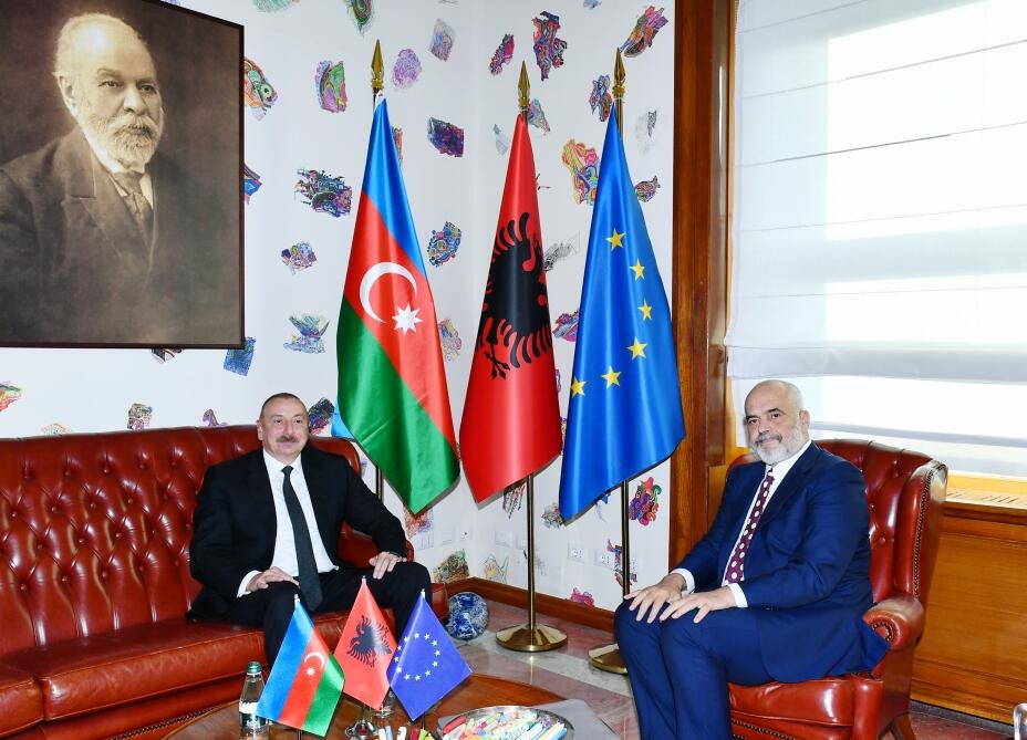 Prezident İlham Əliyevin Albaniyanın Baş naziri Edi Rama ilə təkbətək görüşü olub