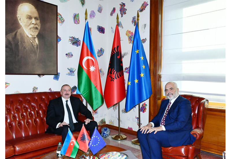 Prezident İlham Əliyevin Albaniyanın Baş naziri Edi Rama ilə təkbətək görüşü olub