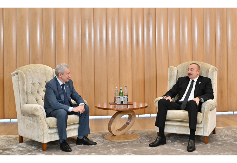 Президент Ильхам Алиев принял члена бюро Высшего совета партии "Единая Россия"