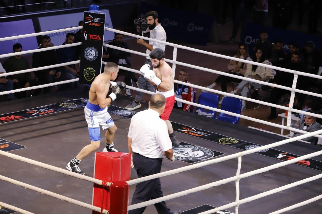 В Баку состоялась битва среди профессиональных боксеров за чемпионский пояс UBO