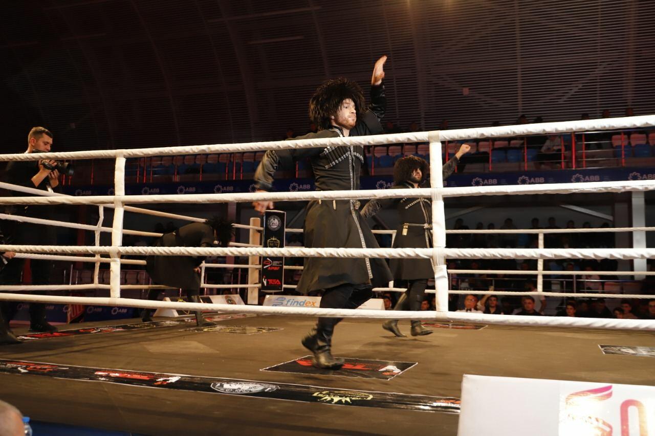 В Баку состоялась битва среди профессиональных боксеров за чемпионский пояс UBO