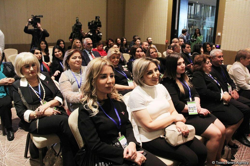 В Баку прошла научно-практическая конференция "Флора и фауна Карабаха"