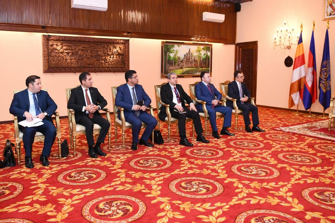 Milli Məclisin sədri Sahibə Qafarova Kamboca Krallığı Senatının sədri ilə görüşüb