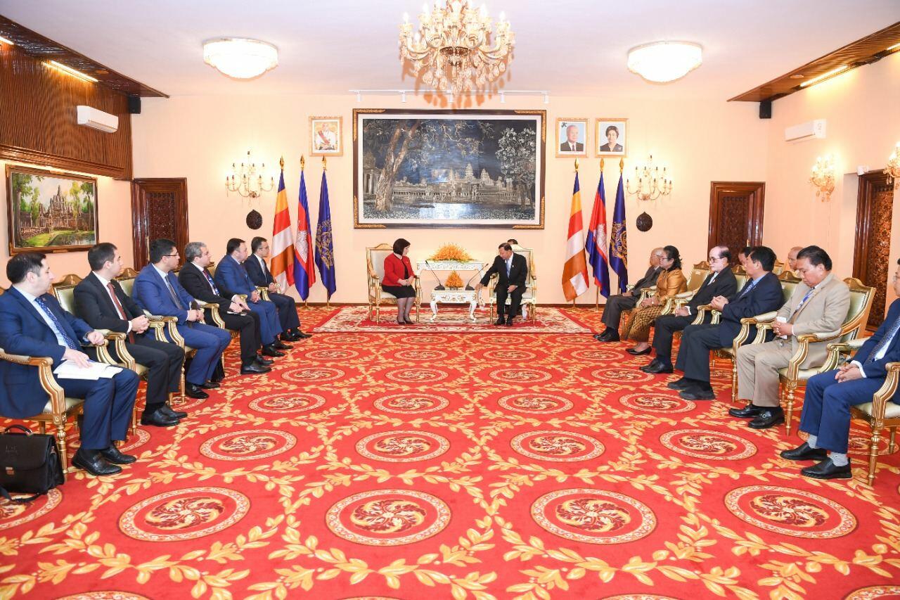Milli Məclisin sədri Sahibə Qafarova Kamboca Krallığı Senatının sədri ilə görüşüb