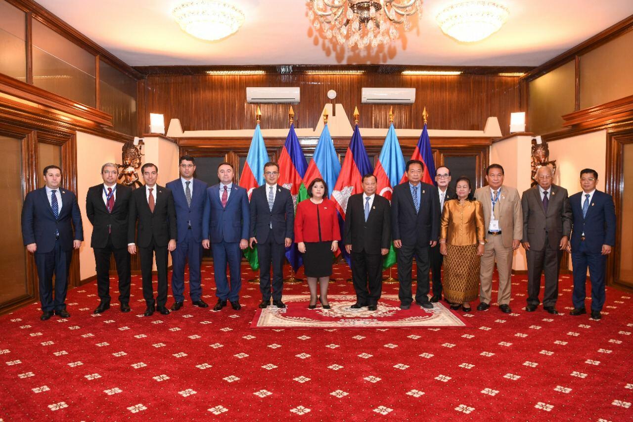 Milli Məclisin sədri Sahibə Qafarova Kamboca Krallığı Senatının sədri ilə görüşüb