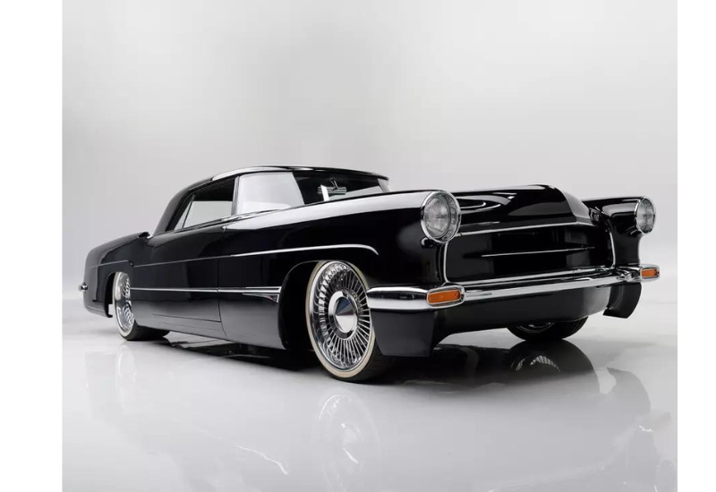 Классический Lincoln Continental превратили в уникальный рестомод