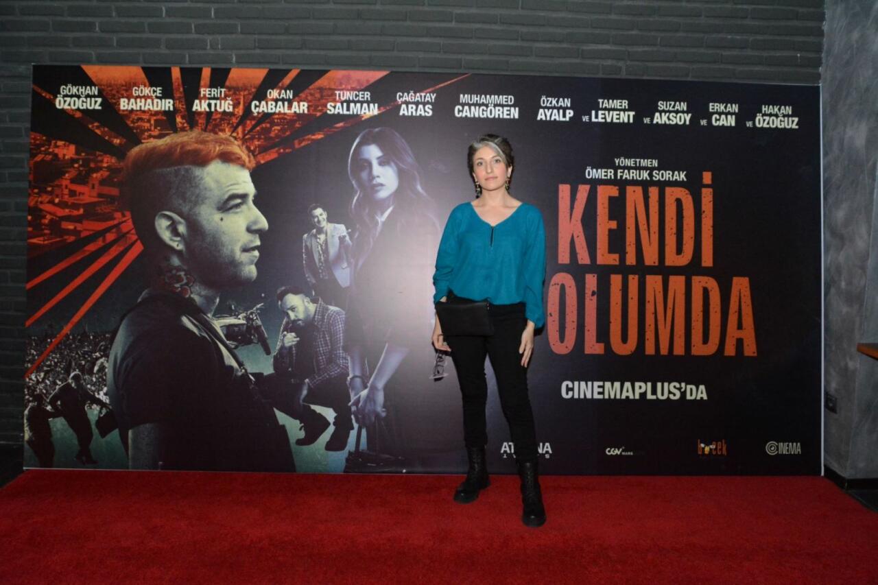 В CinemaPlus показали турецкую комедию "Kendi Yolumda"